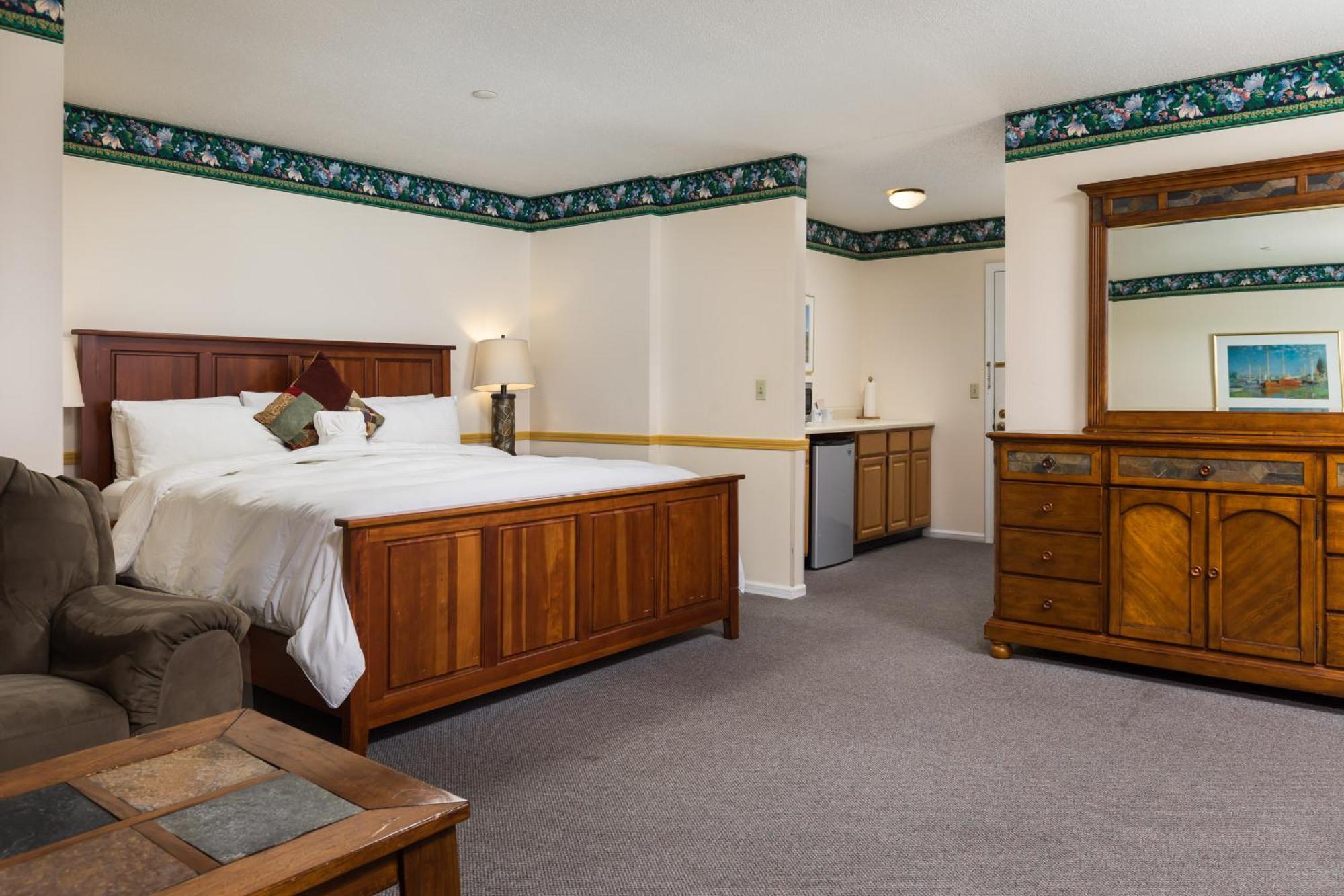 Old Harbor Inn South Haven Room photo